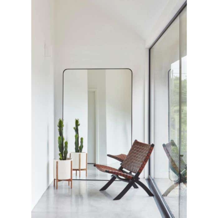 Hilmond Mirror