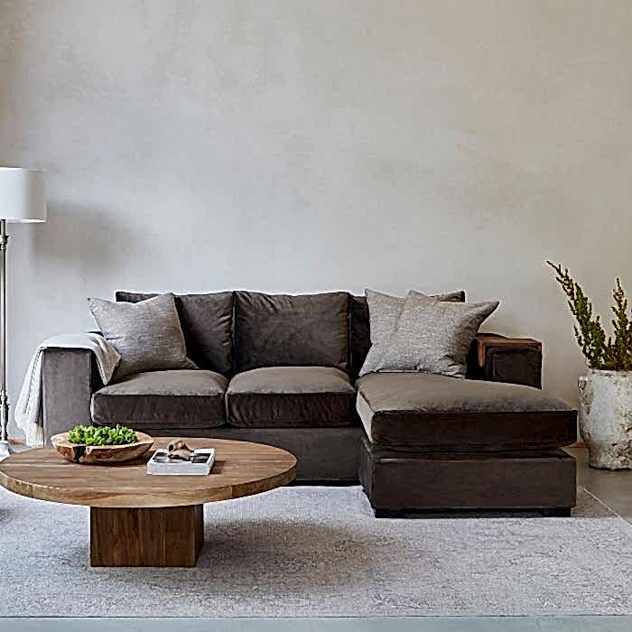 Manhattan Sofa With Chaise