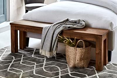 3 reasons why you need a wooden bench in your home