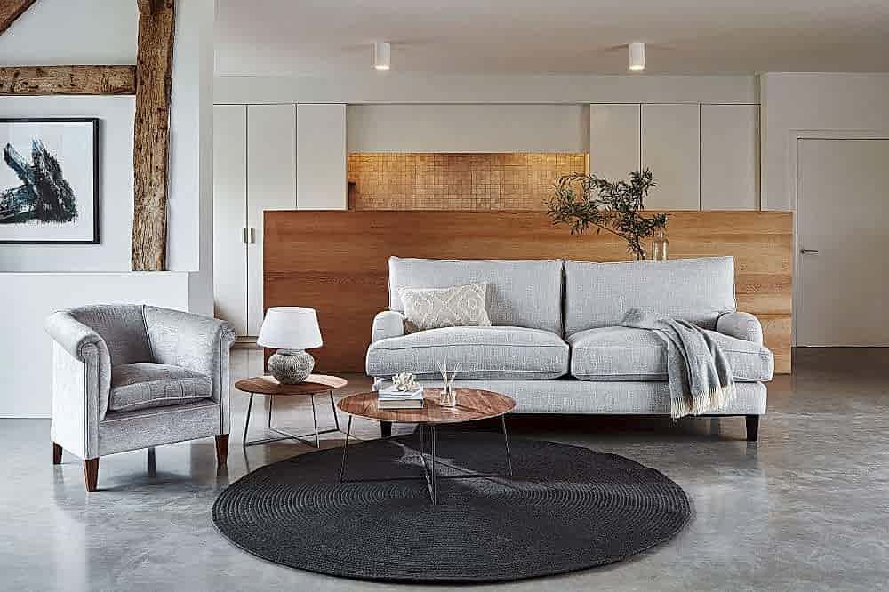 circular rug with tulsa sofa